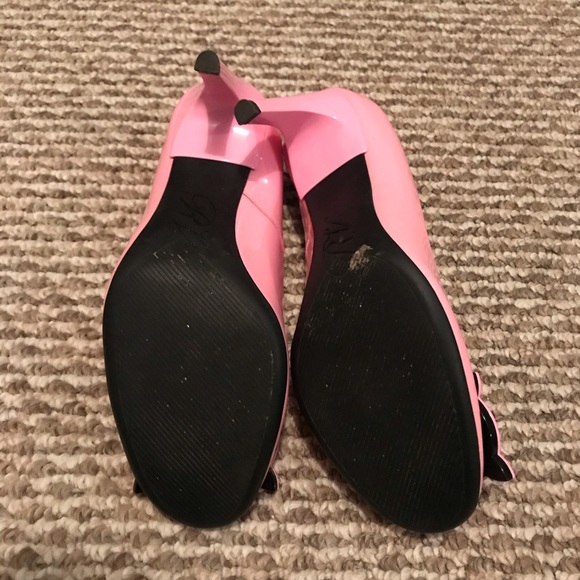 Roger Vivier heels in bubblegum pink! - Picture 2 of 5